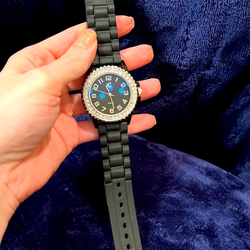 Heavy duty rubber watch band with rhinestones